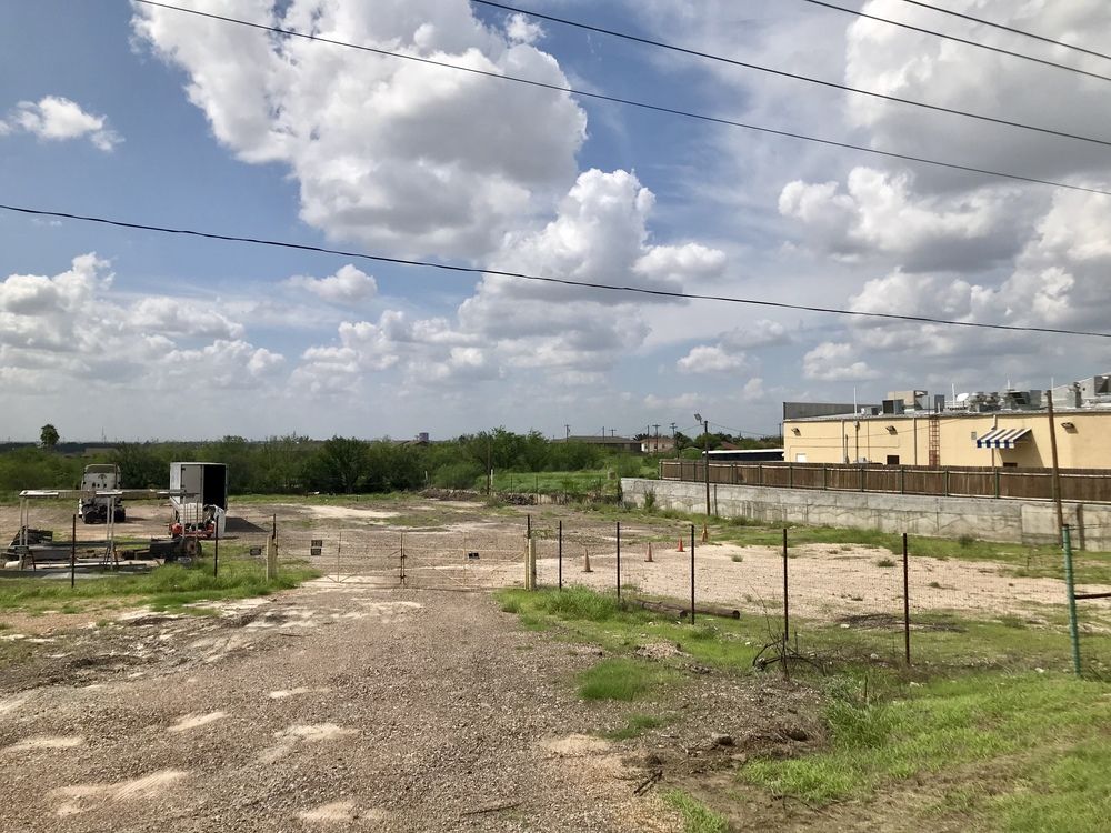 4002 S Zapata Hwy, Laredo, TX 78046